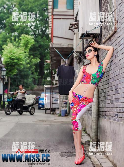 下载禁闭舞鞋，窥探爱丝的暗黑舞会