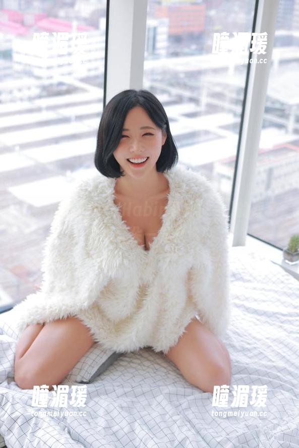 在高清美图中，Habin夏彬(하빈)的双马尾像云朵一样飘逸！