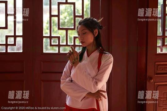 MiiTao蜜桃社-缇娜美Tinami MiiTao蜜桃社 - 缇娜美Tinami的护士写真,给无聊的生活加了点不一样的调料,嘿嘿!