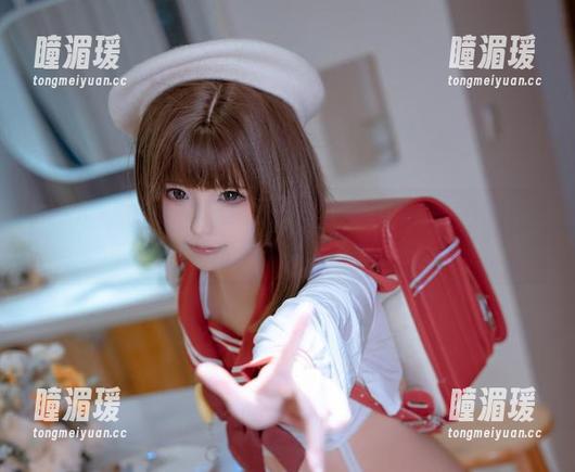 NIKKE胜利女神爱丽丝的美图，Quan冉有点饿说，吃饭跟拍照一样重要！