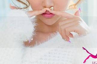 UGirls尤果网 - 王轶玲的写真：那些让人目不转睛的美腿照片