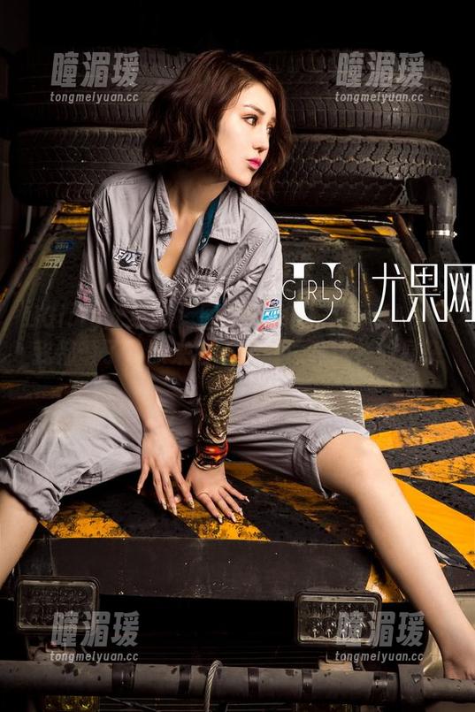 UGirls尤果网 - 图册中的陈怡曼：纯白到我都懵了，原来白色还能深藏这样的复杂？！