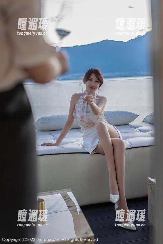 Xiuren秀人网 - 小乔babyb的马尾在风中撩动，谁说套图就不能带点风趣？