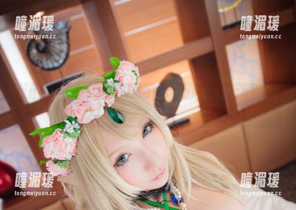 下载サク(saku)的Fantia写真集，之后你会把腰带松几圈？