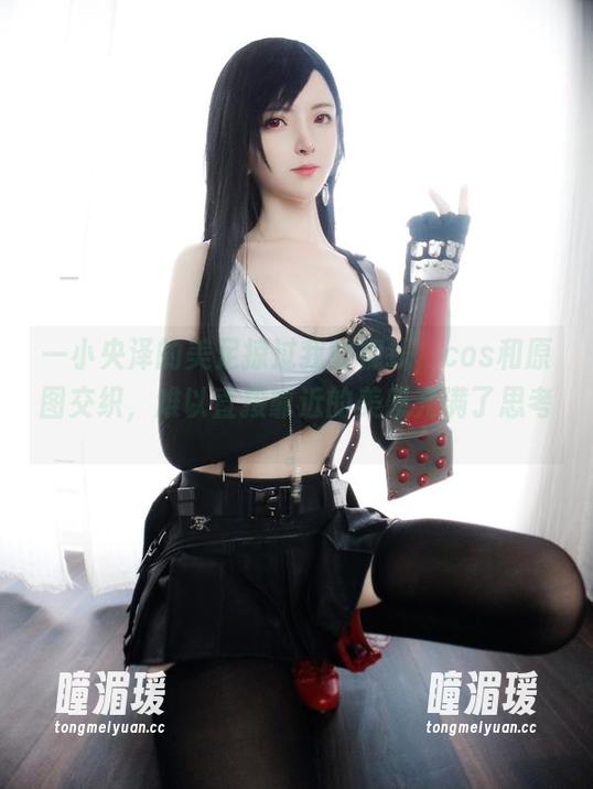 一小央泽 一小央泽的美足掠过我的视线,cos和原图交织,难以直接靠近的美感充满了思考。