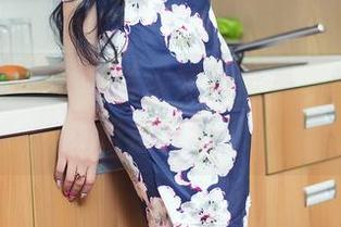 头条女神 - 下载琳琳短裙全集，我的决定困难症又犯了。