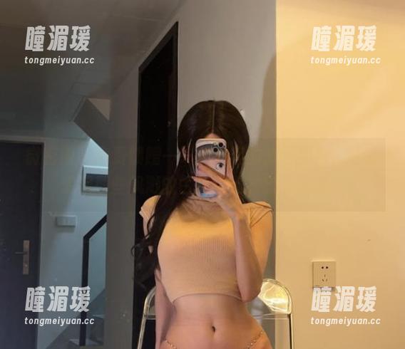 微密圈 - 免费馈赠——女刺客的蓝色旗袍，让我想起那些飘渺的古风小调，随意飘忽。
