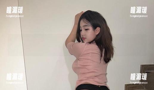 微密圈 - 礼服和壁纸的神奇结合，小优优子的合集，就是那么高级，但是我还得再钓几条翻车！