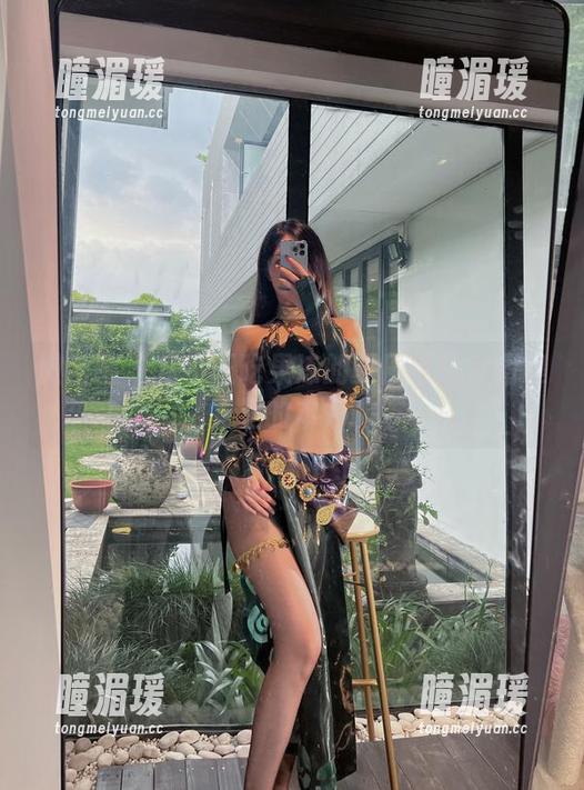 小玉吃果冻 微密圈 - 从小玉吃果冻的夏日电影看图集里的本色