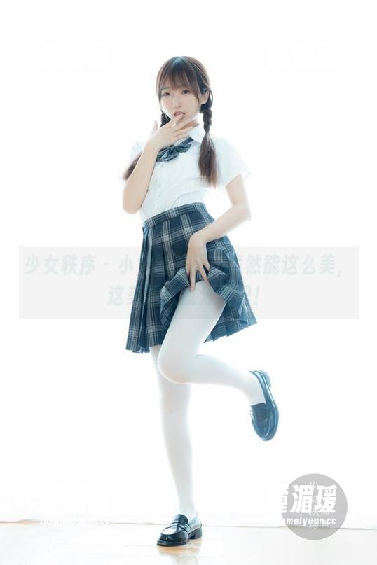 少女秩序 - 小鱼的校服，竟然能这么美，这美图太过分了吧！