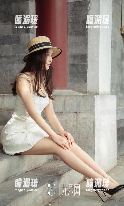 尤果网-小喜 尤果网 - 小喜的写真:裤里丝,让人一秒联想到东西南北。