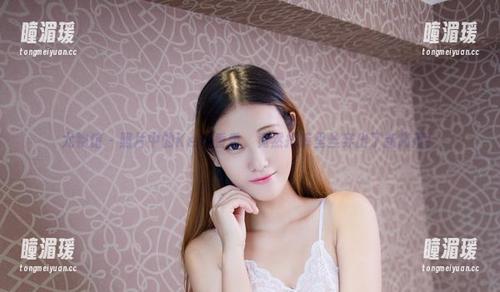 尤物馆-Kely香香 尤物馆 - 照片中的Kely香香,竟然把裤里丝穿出了新高度!