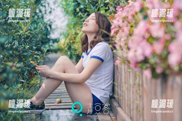 推女神 - 最新长腿出击，晓艾fafa这回又秀了一把！