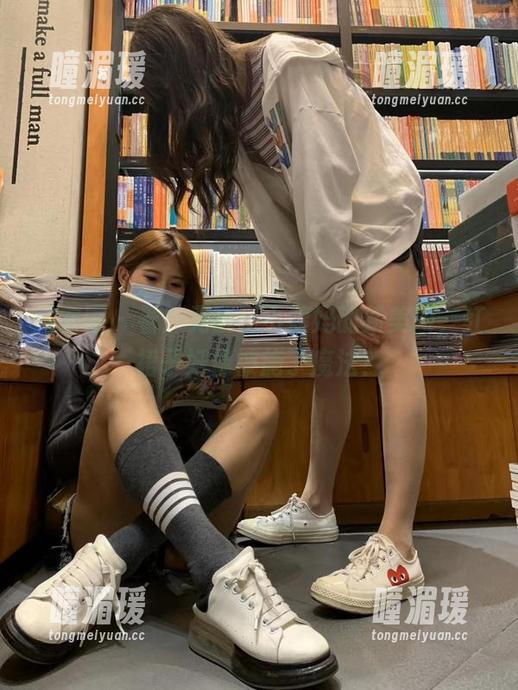 无敌哒小姨妈 微密圈 - 看!无敌哒小姨妈的新美图,红裙子好像被施了魔法?