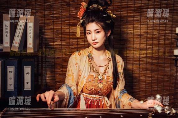 原图来袭！星澜想来杯珍珠奶茶穿上OL制服，能不能在办公桌上办公？