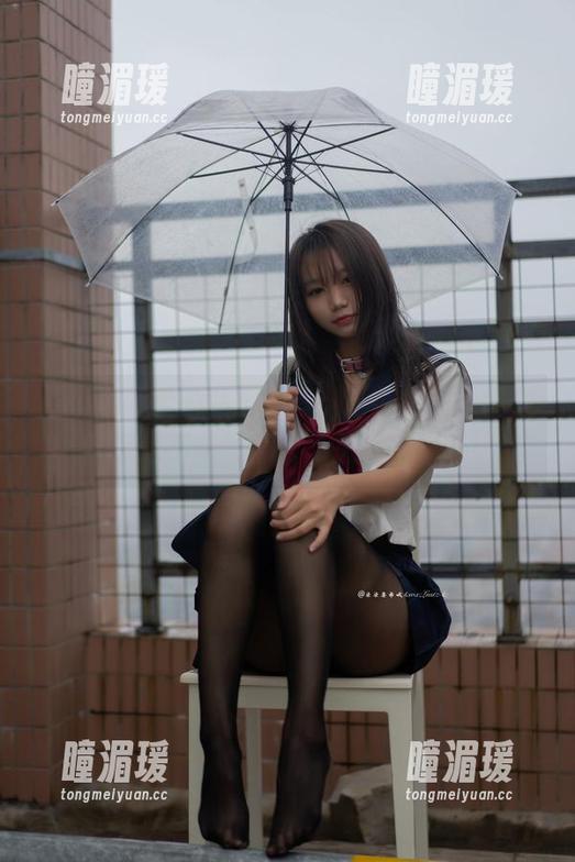 柒柒不可爱 柒柒不可爱的私房写真,正如她的小猫总是深藏不露的可爱,总让人意外!