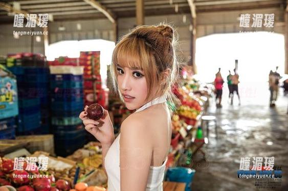 爱丝 - 何冉视频全集——少女写真，每帧都透着一股小任性！