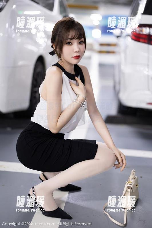 秀人网 - 图集中Carol周妍希的美腿，咳，理智已经抛到九霄云外……