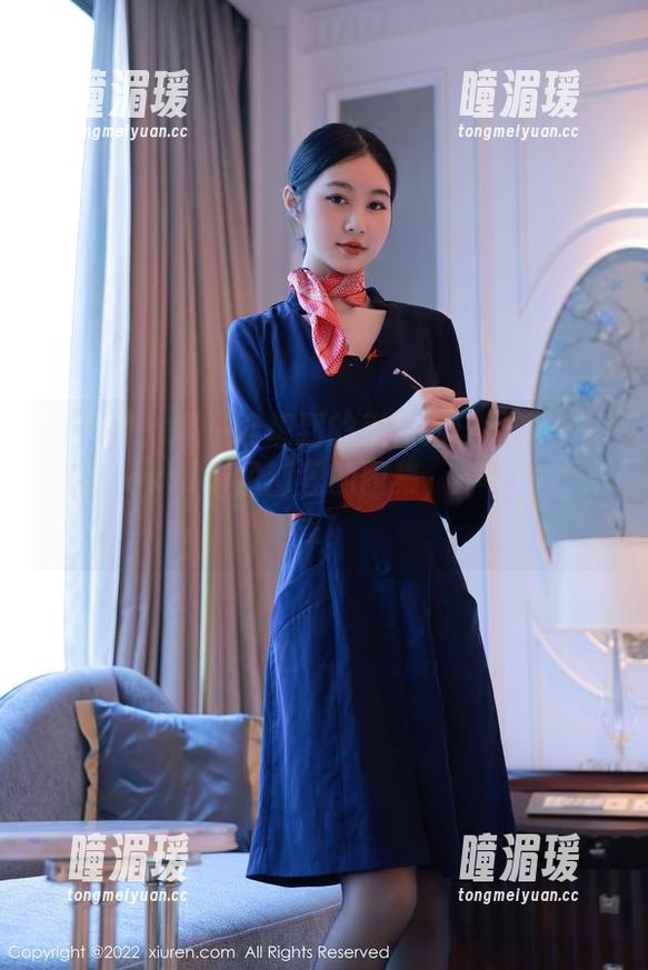 秀人网 - 唯一能想到的形容词：油亮——这是FoxYini孟狐狸的图集，不一般的光泽！