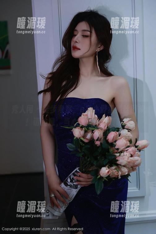 秀人网 - 徒步考察，e宝小野猫黑丝图集！请注意，当心被美图突袭哦！