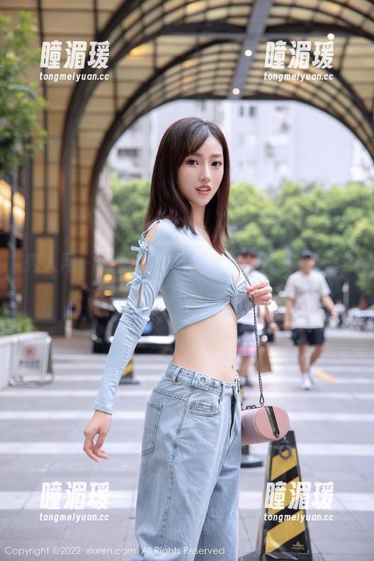 秀人网 - 万圣节合集：允尔化身鬼怪，各种姿态尽情展现！