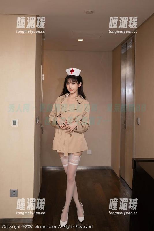 秀人网 - 更新辣眼睛的写真，呆呆的瑞BB在泳衣里又蠢萌了…