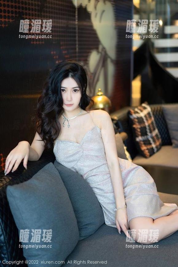 秀人网-媛媛酱Belle 秀人网 - 更新来啦!媛媛酱Belle的学妹图包让人恍惚,那到底是梦吗?