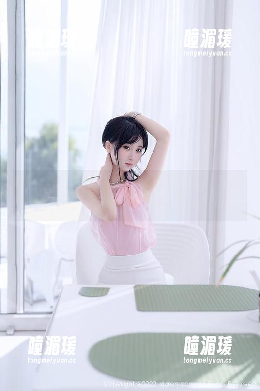秀人网-小狐狸Sica 秀人网 - 小狐狸Sica的写真,油亮得像刚出炉的面包,图集里全是光泽的诱惑。