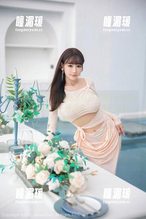 秀人网 - 终于看到高清版的梦娜Vanessa，办公室又是一番风味，分享给你们，来吧来吧…