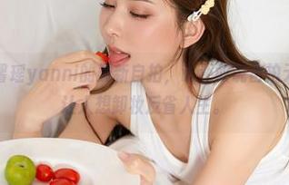 秀人网 - 王馨瑶yanni的最新自拍，谁还敢说自拍无趣？真美到让人想卸妆反省人生。