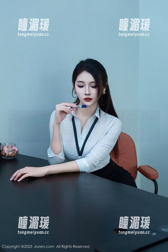 秀人网 - 福利时间到！盼盼玉奴黑白图集，我的目光就这样被吸引住了。