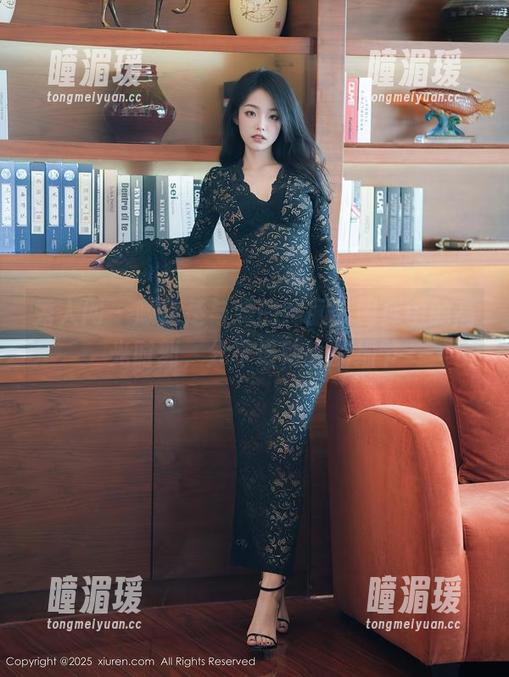 秀人网 - 顾楚楚与她的制服，图库中的高光时刻，分享最动人的细节