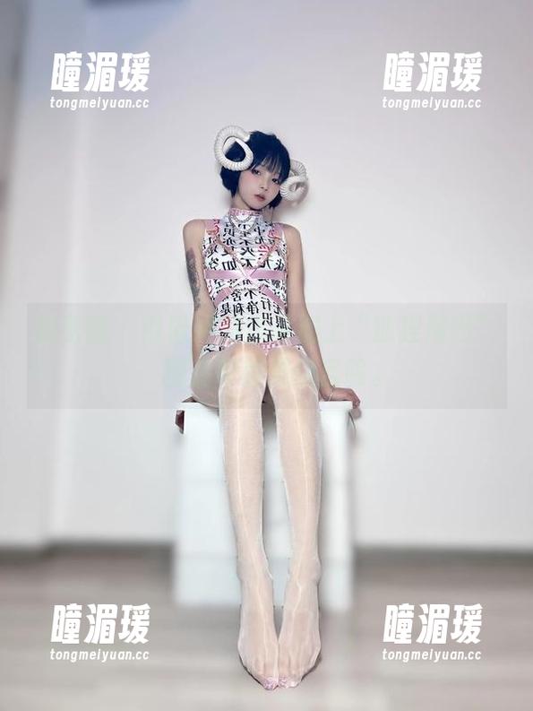 微密圈 - 聂傲娇的作品加上“狐狸尾巴”，图库中的难以言喻。