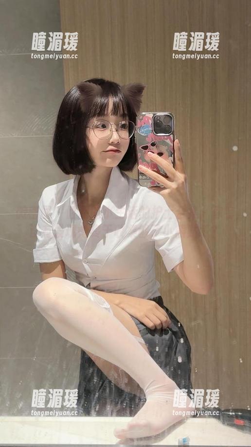 微密圈 - 胜利的小生活的护士合集：你有没有发现她终于收集够了小熊贴纸？