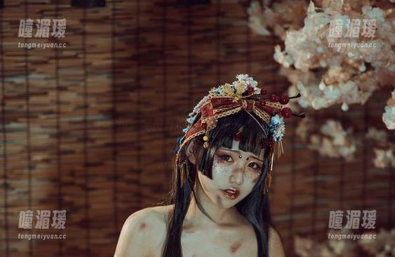当网袜遇上芊川一笑MNK的全套写真，哎呀，心头一紧。