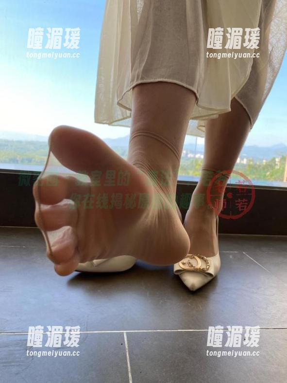 微密圈 - 教室里的“魔法”：若若老师带你在线揭秘原图的趣事。
