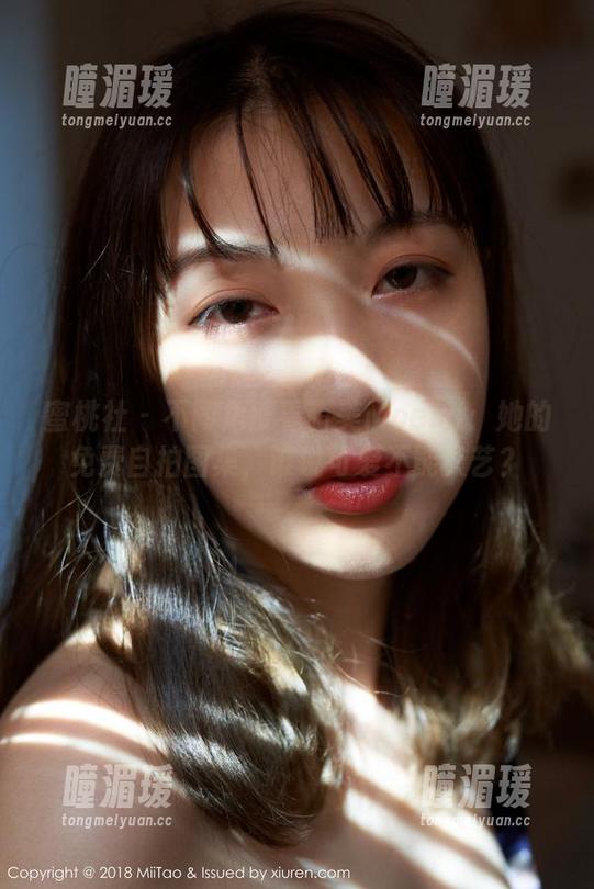 蜜桃社 - 不同角度看萌美Moemi：她的免费自拍图集，谁说可爱不能文艺？