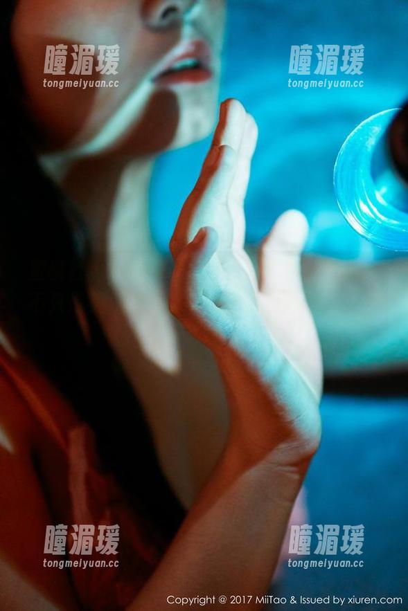 蜜桃社 - 陌子Mandy给我带来了什么？不只是美足写真，还有那绝妙的视角，实在不敢相信。