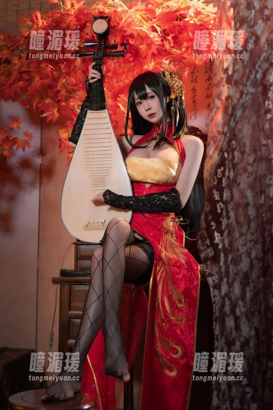 西园寺南歌的定制服装秀，结果我幸福得扑通扑通的。