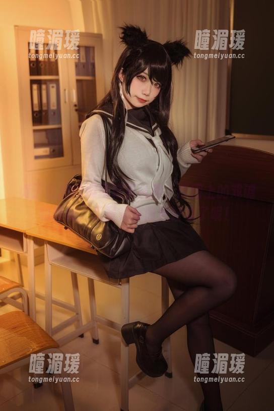 贞子蜜桃的娜露梅亚礼服，原图上的戏谑和神秘，无圣光反而更好耍了呢！