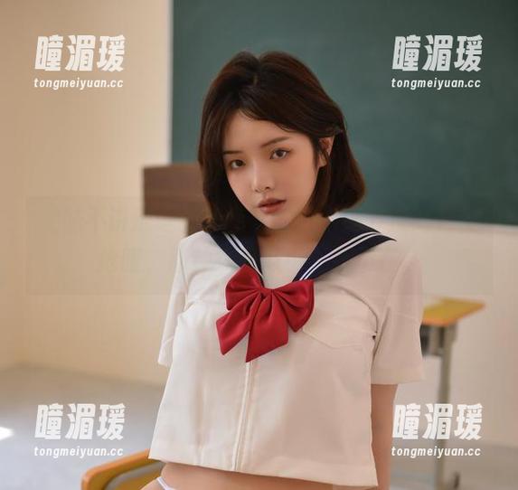 雯妹不讲道理的黑色私拍，小细节反而更加抢眼，那种气息似乎无处不在。