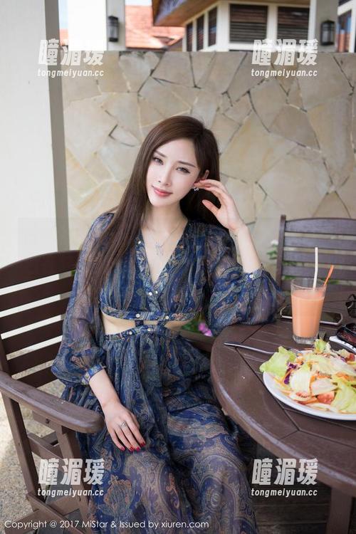 魅妍社 - 刘钰儿的红裙更新了，我知道红色在脑海里闪过的是什么，但我想藏一点点小期待。
