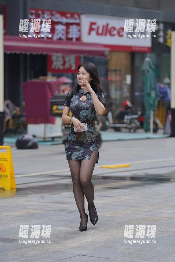 魔镜街拍：运动girlvs甜美style，你选哪款？